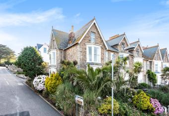 organic panda allows 18 year olds to book a room