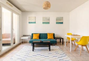 Appartement Le Lez has Balcony rooms