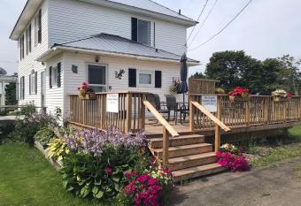 Country House Rooms in New Brunswick allows 18 year olds to book a room