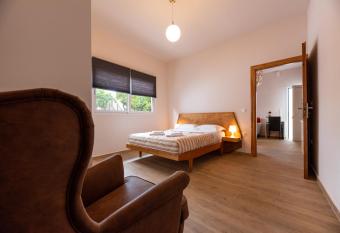 Serenity - Brand New Apt Near Athens Int Arpt has Balcony rooms