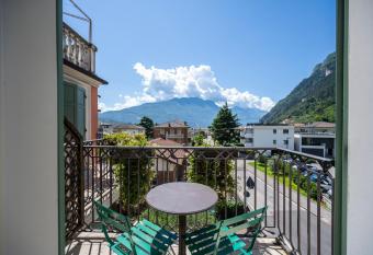 Villa Bellaria has Balcony rooms