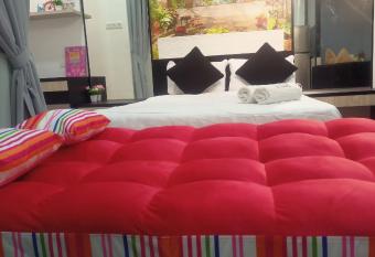 HOMESTAY STUDIO BANGI POOL VIEW D-PARADISE has Balcony rooms