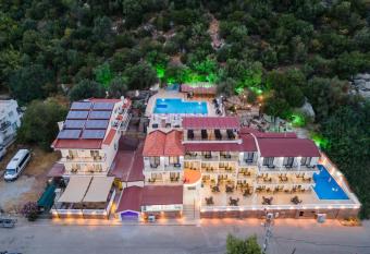 TURUN   LIFE HOTEL has Balcony rooms