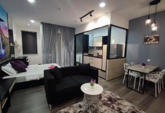 Kasyaf Suite@UKM Bangi allows 18 year olds to book a room