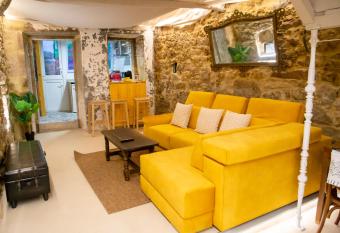 Apartamento Ciudad Vieja Coru  a has Balcony rooms