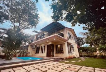 Villanta OAK has Balcony rooms