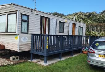 Fantasy Island 6 Berth 576 allows 18 year olds to book a room