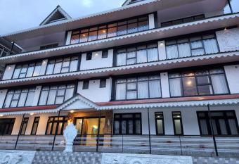Rufina Lachung Kunga has Balcony rooms