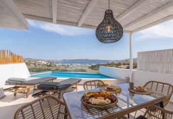 Chrysomelo allows 18 year olds to book a room