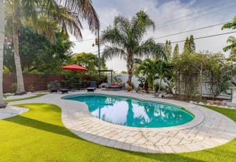 Anna Maria Oasis Resort Style Heated Pool Mini Golf EV Station has Balcony rooms