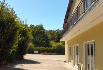 Motel des Bruy  res has Balcony rooms