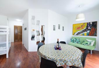[LOFT8] Riccione Vista Mare, elegante soggiorno has Balcony rooms