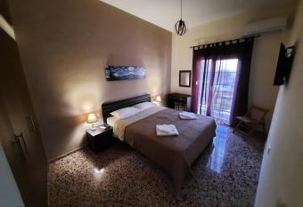 Apartment FZ2 allows 18 year olds to book a room