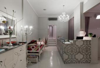 MA Hotel allows 18 year olds to book a room