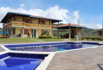 Finca Hotel La Luisa has Balcony rooms