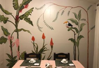 Hotel Nuevo Reyes allows 18 year olds to book a room