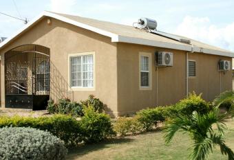 Sassy Diamond Crest has Balcony rooms