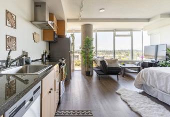 Convenient Downtown Bellevue with Virtual Front Desk has Balcony rooms