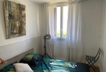 Chez Catherine has Balcony rooms