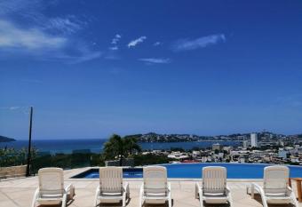 Hostal Bah  a has Balcony rooms