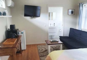 Mullumbimby Studio has Balcony rooms