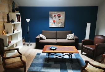 APPARTEMENT COSY LIBOURNE allows 18 year olds to book a room