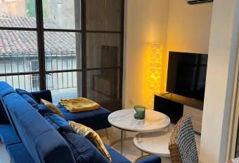 Rooftop Standing Place Carnot has Balcony rooms