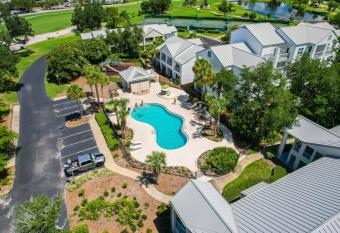 Tropical Palm Suite at The Cay allows 18 year olds to book a room