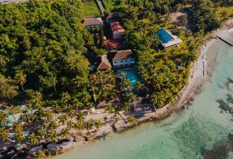 Esmeralda Beach Room has Balcony rooms
