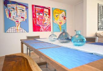 New Remodeled Ocean view, Beach Front Apartment allows 18 year olds to book a room