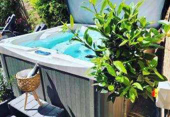 King Suite In 600 Year Old Manor House In Saffron Walden North Essex has Balcony rooms