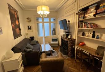 La petite place de la Porte d Arras has Balcony rooms