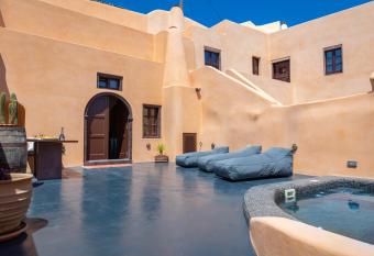 Azalea Houses has Balcony rooms