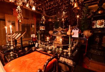                            -Koyasan Shukubo Hojoin- allows 18 year olds to book a room