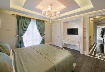 Dream villa Antalya allows 18 year olds to book a room