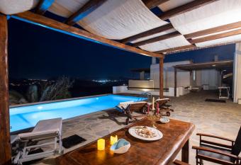 Siourdas Mykonos Villas has Balcony rooms