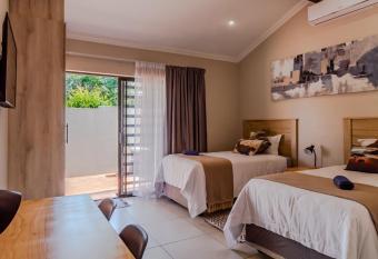 Guest On Wynne has Balcony rooms