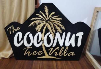 The Coconut Tree Villa has Balcony rooms