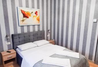 Casa Millelune has Balcony rooms