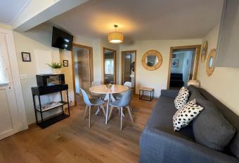 Casita Independiente en Baiona al lado de la Playa has Balcony rooms