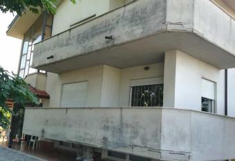 OLD CLUB CASA VACANZE CARLO TRANI allows 18 year olds to book a room