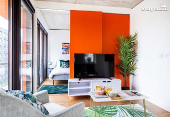 Peaceful canal view, double balcony 1 bedroom has Balcony rooms