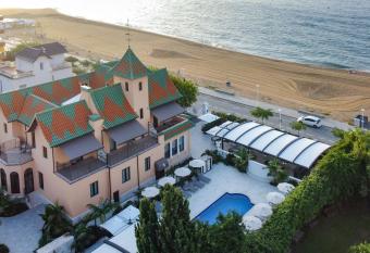 AB BOUTIQUE HOTEL - Adults only has Balcony rooms