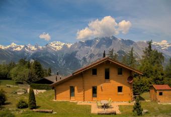 Chalet Mon Sousou has Balcony rooms