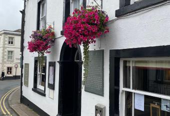 George Hotel allows 18 year olds to book a room