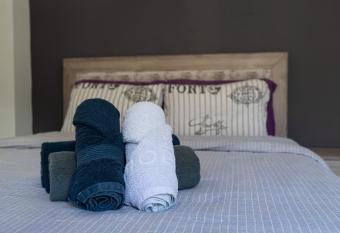 Beautiful apartment LA has Balcony rooms