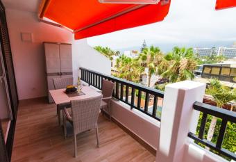 2 bedrooms appartement at Playa de la Americas 200 m away from the beach with shared pool furnished balcony and wifi has Balcony rooms