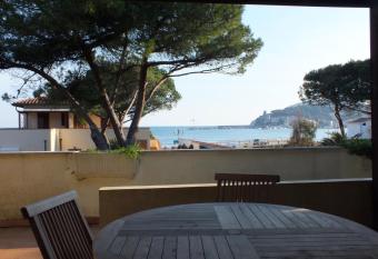 Golden River has Balcony rooms