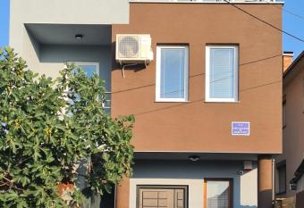 G&G Suites has Balcony rooms