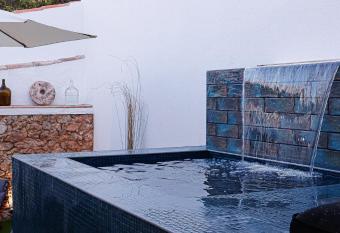 Casa R  stica em Alte - KARMEA HOUSES has Balcony rooms